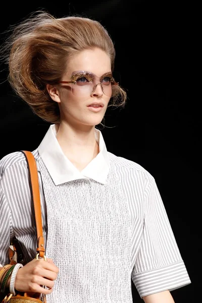 Look 37